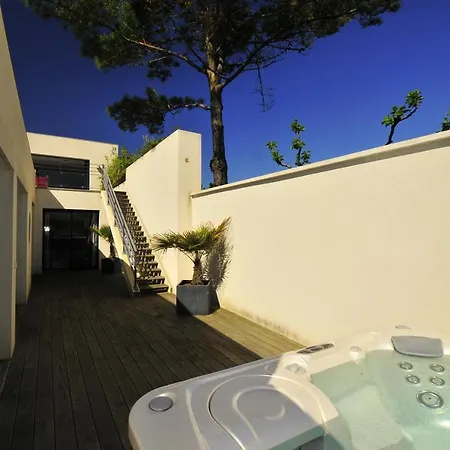 Saint-jean-de-luz Sleeps 8 Pool Wifi Saint-Jean-de-Luz