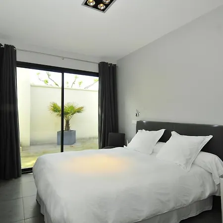 Saint-jean-de-luz Sleeps 8 Pool Wifi