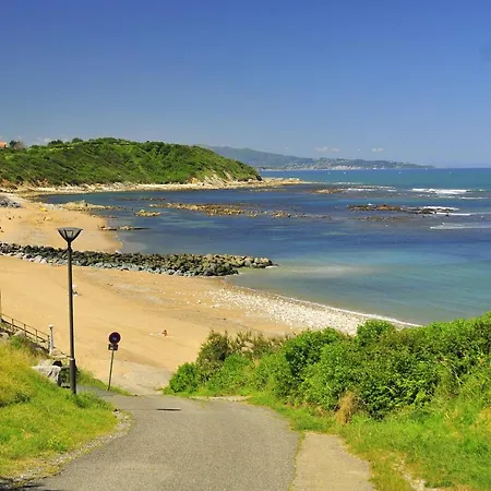 Saint-jean-de-luz Sleeps 8 Pool Wifi